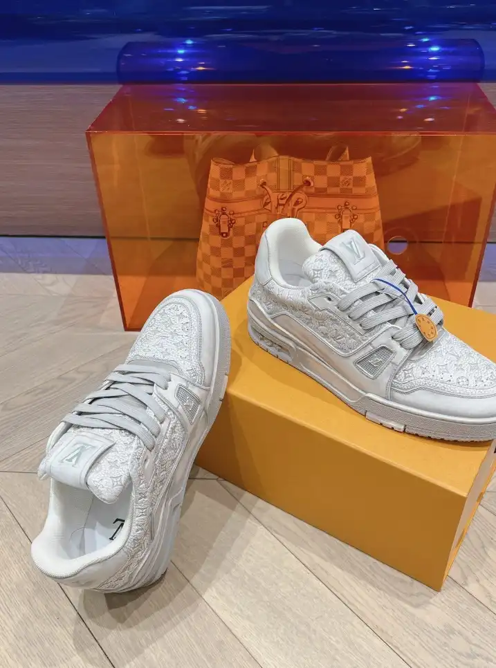 hype Louis Vuitton Sneakers