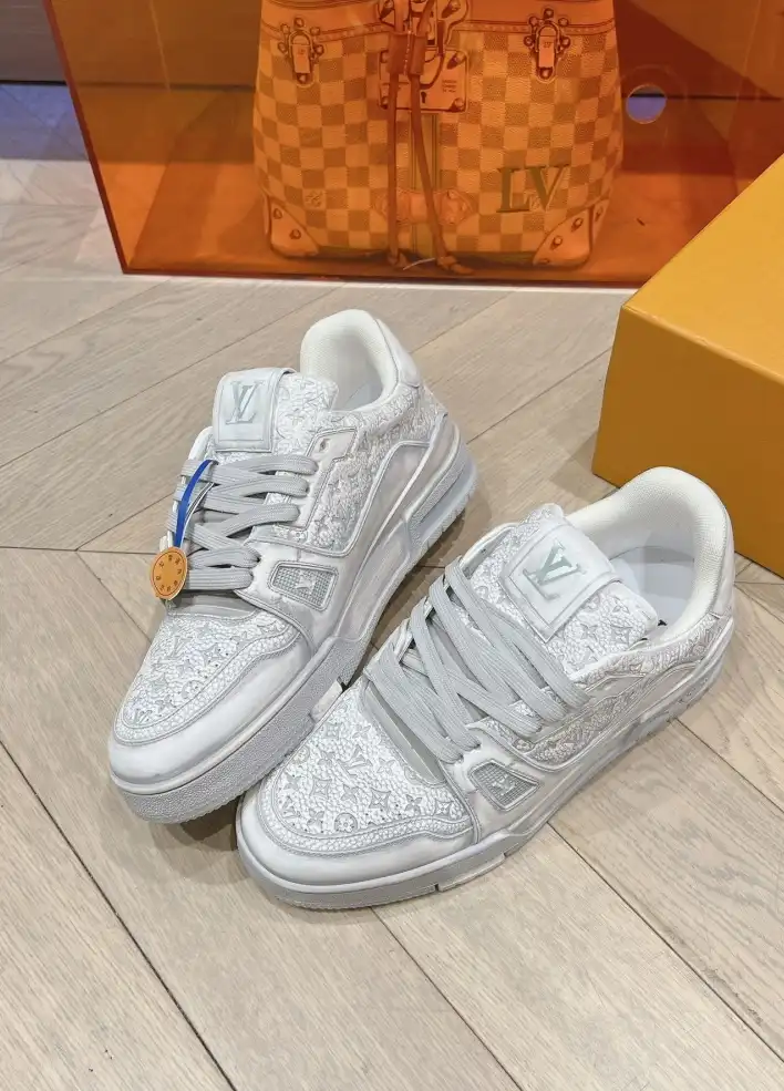 hype Louis Vuitton Sneakers