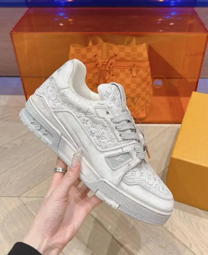 hype Louis Vuitton Sneakers