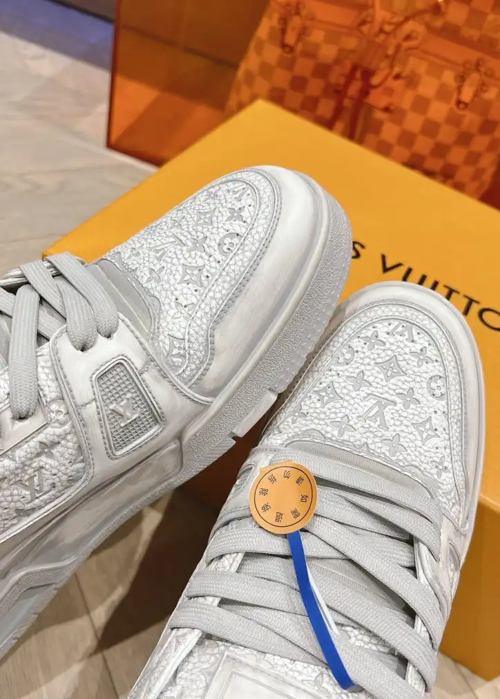 hype Louis Vuitton Sneakers