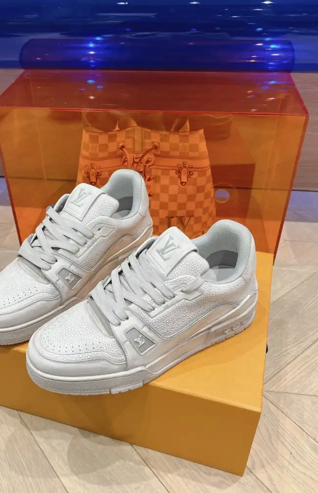 hype Louis Vuitton Sneakers