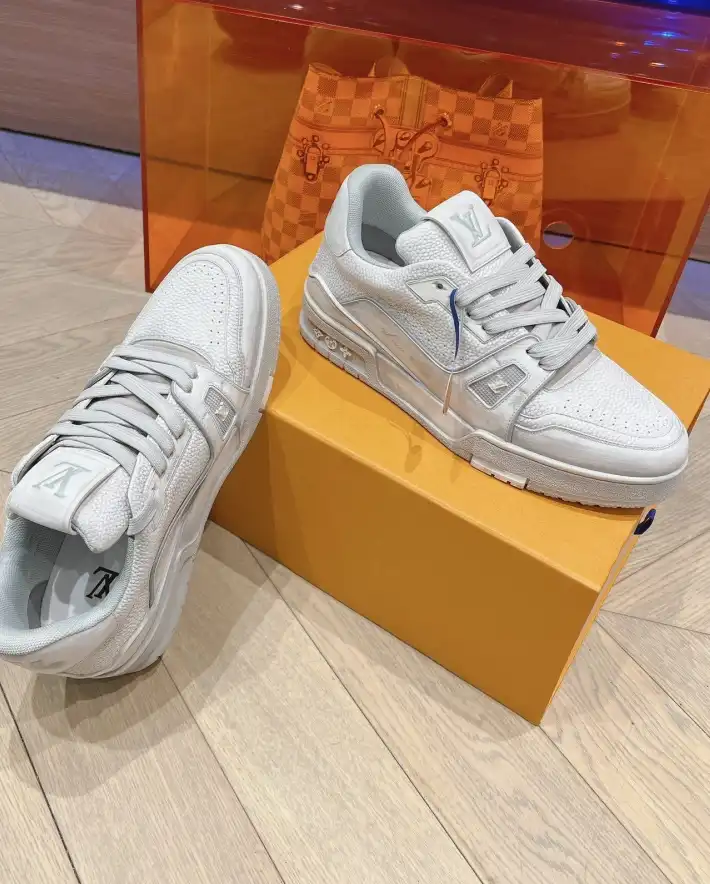 hype Louis Vuitton Sneakers