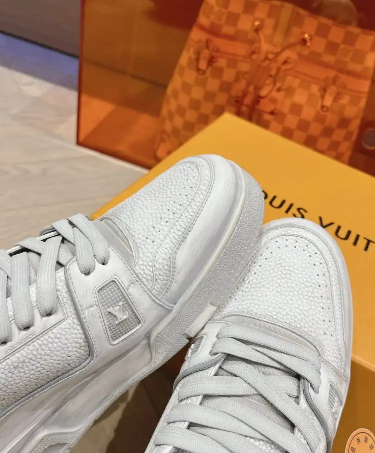 hype Louis Vuitton Sneakers