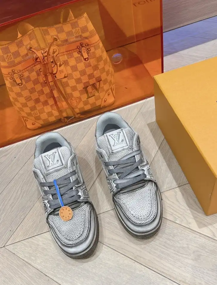 hype Louis Vuitton Sneakers