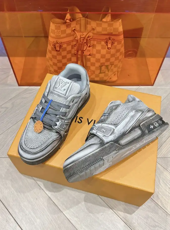 hype Louis Vuitton Sneakers