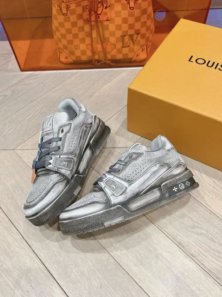 hype Louis Vuitton Sneakers