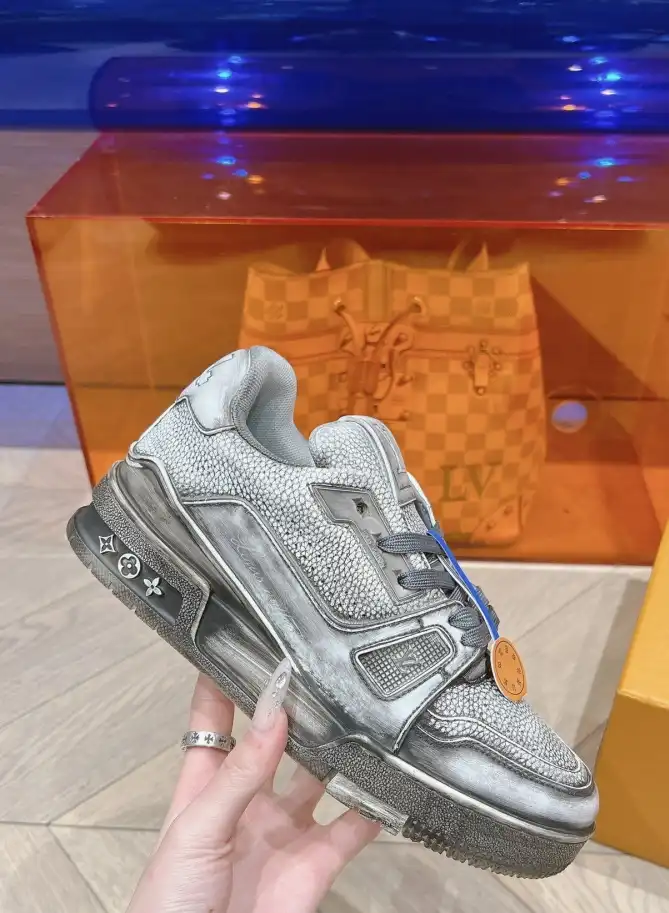 hype Louis Vuitton Sneakers