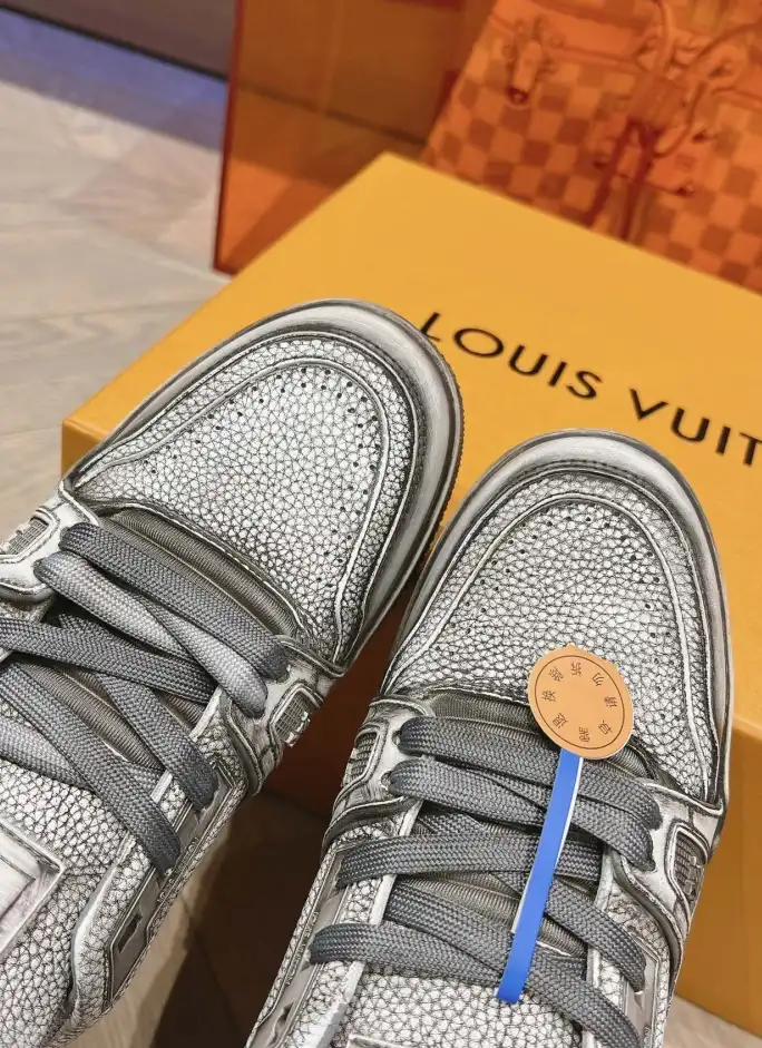 hype Louis Vuitton Sneakers