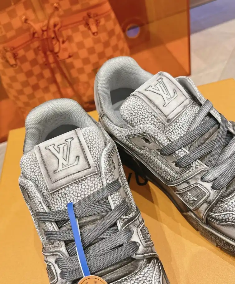 hype Louis Vuitton Sneakers