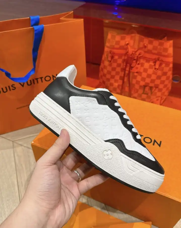 hype Louis Vuitton Sneakers