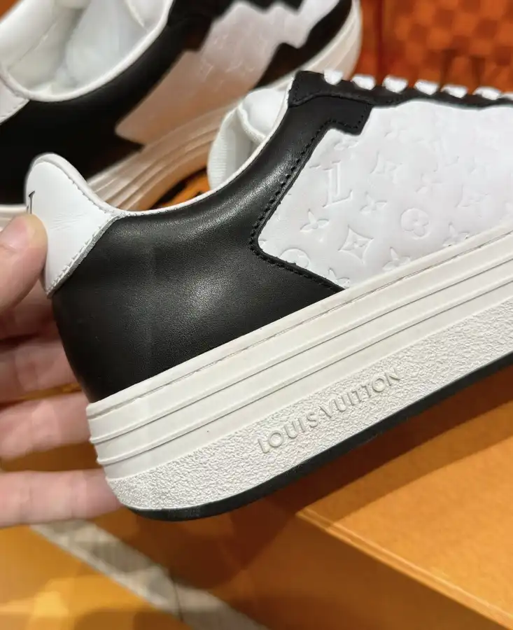 hype Louis Vuitton Sneakers