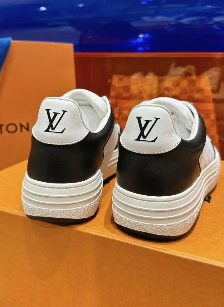 hype Louis Vuitton Sneakers