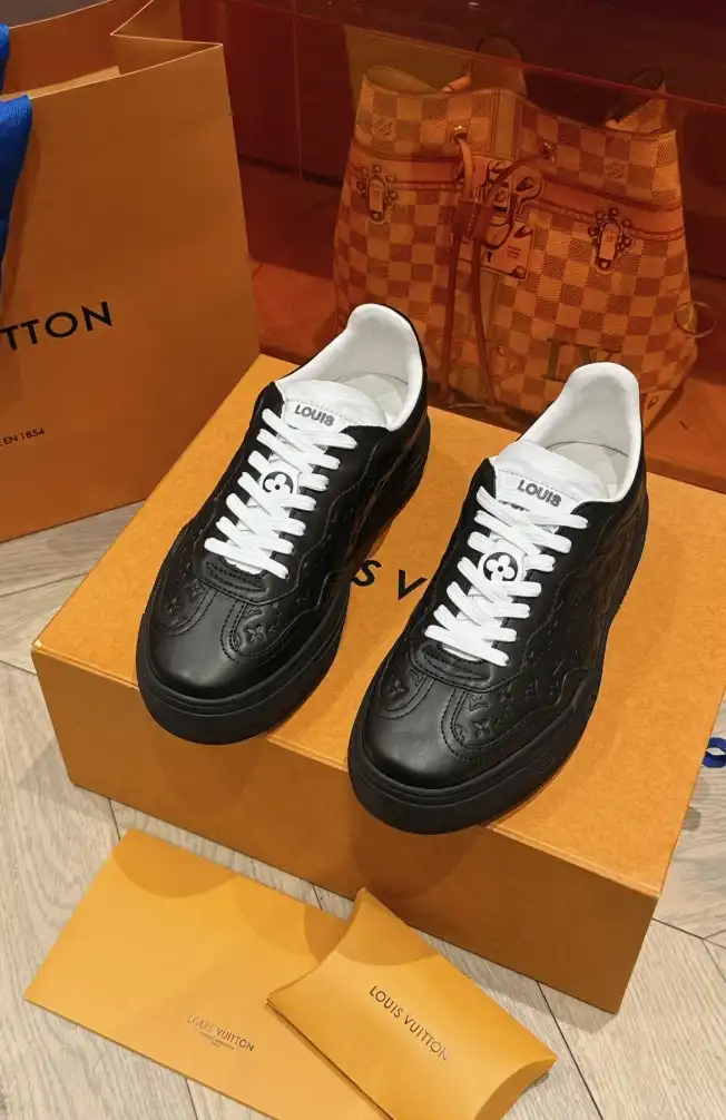 hype Louis Vuitton Sneakers