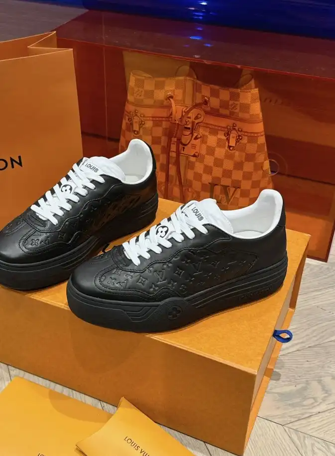 hype Louis Vuitton Sneakers