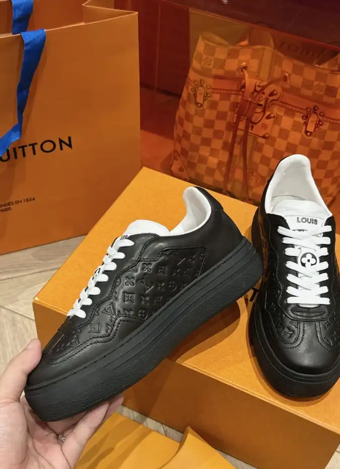 hype Louis Vuitton Sneakers