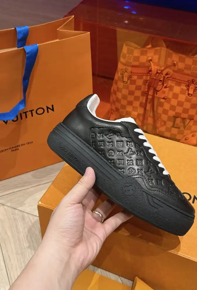 hype Louis Vuitton Sneakers