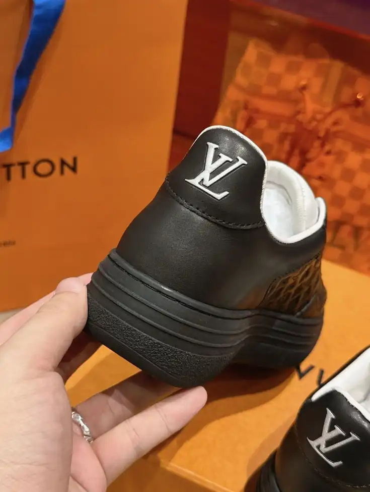 hype Louis Vuitton Sneakers