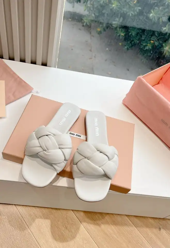 hype Miu Miu Slippers