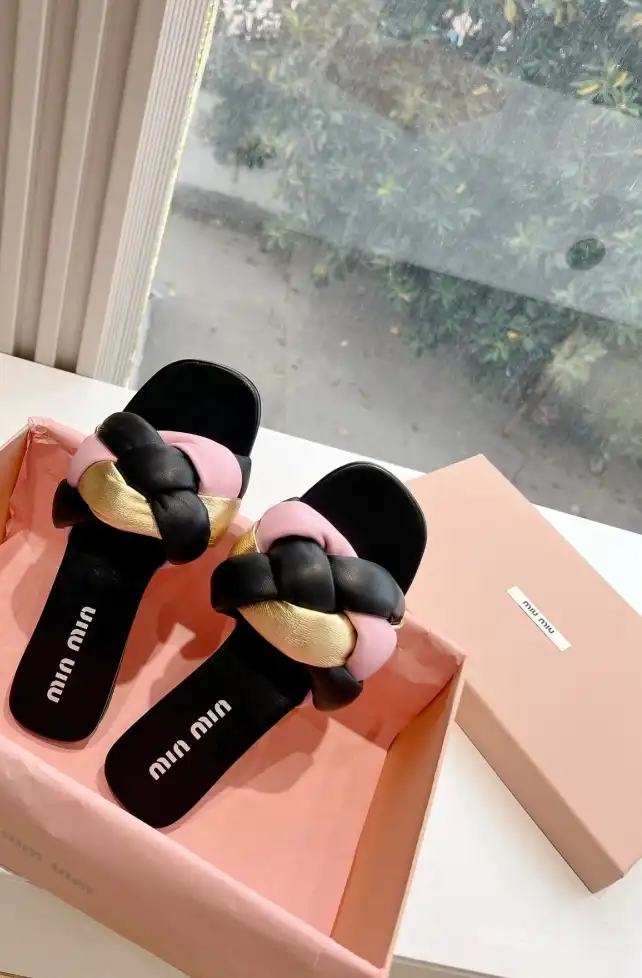 hype Miu Miu Slippers