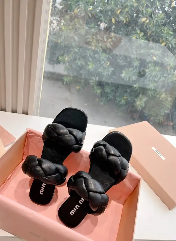 hype Miu Miu Slippers