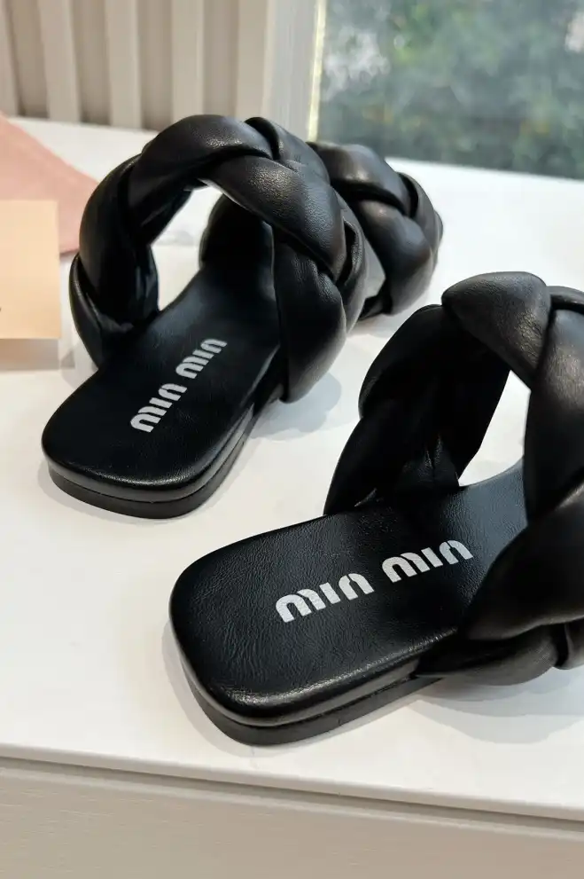 hype Miu Miu Slippers