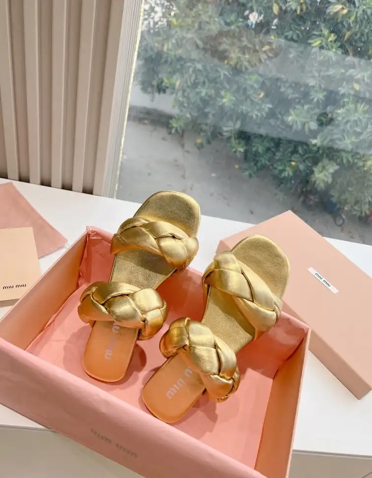 hype Miu Miu Slippers