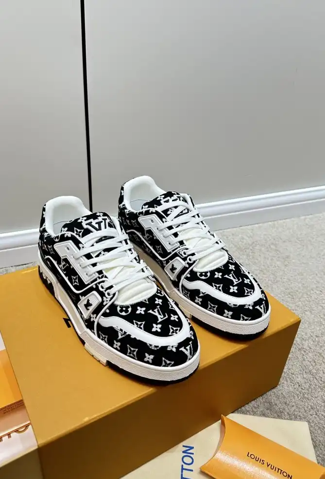 hype Louis Vuitton Sneakers