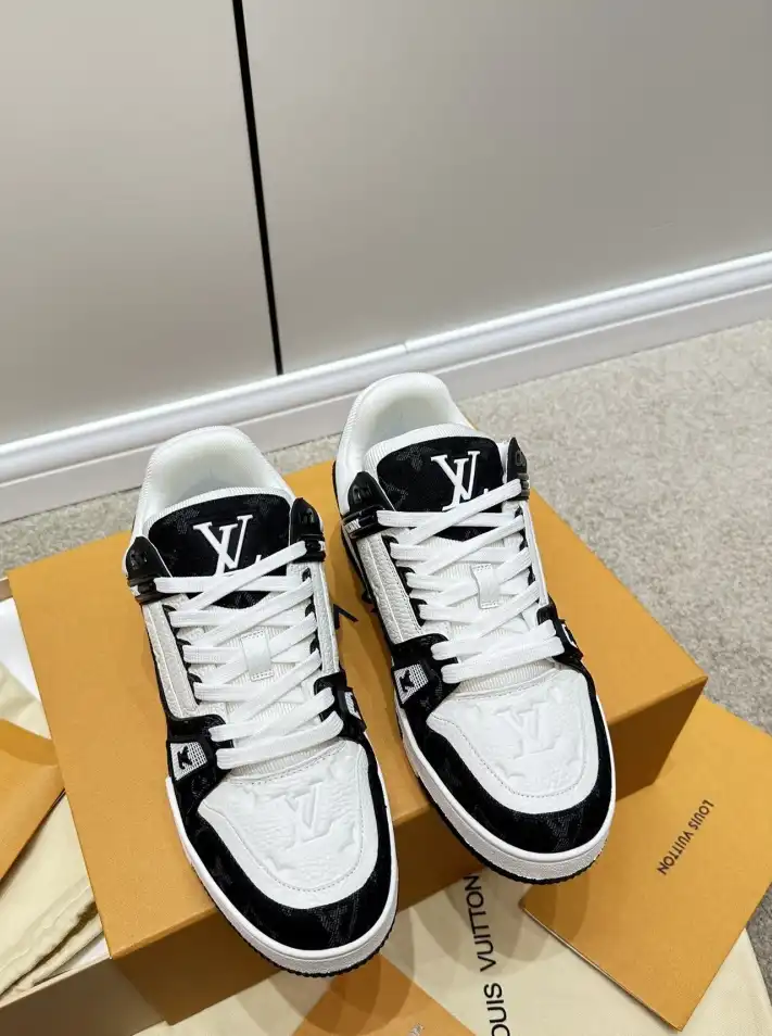 hype Louis Vuitton Sneakers