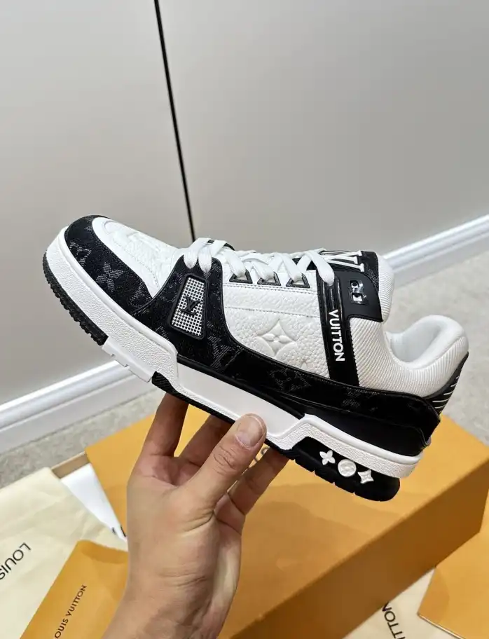 hype Louis Vuitton Sneakers