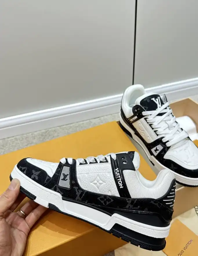 hype Louis Vuitton Sneakers