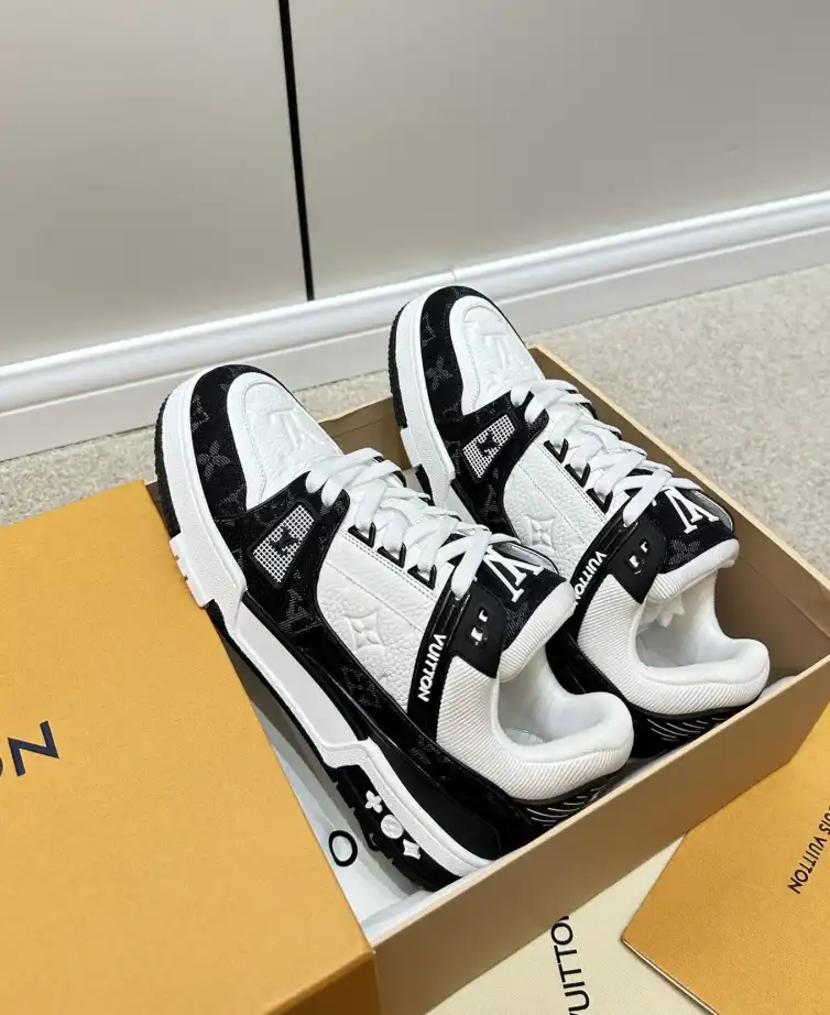 hype Louis Vuitton Sneakers