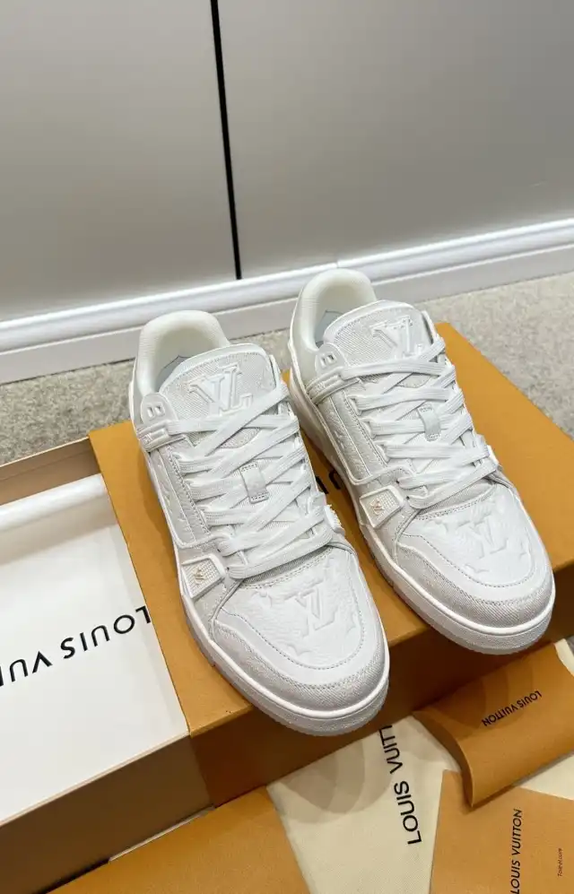 hype Louis Vuitton Sneakers