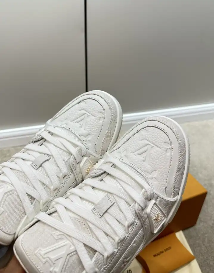 hype Louis Vuitton Sneakers