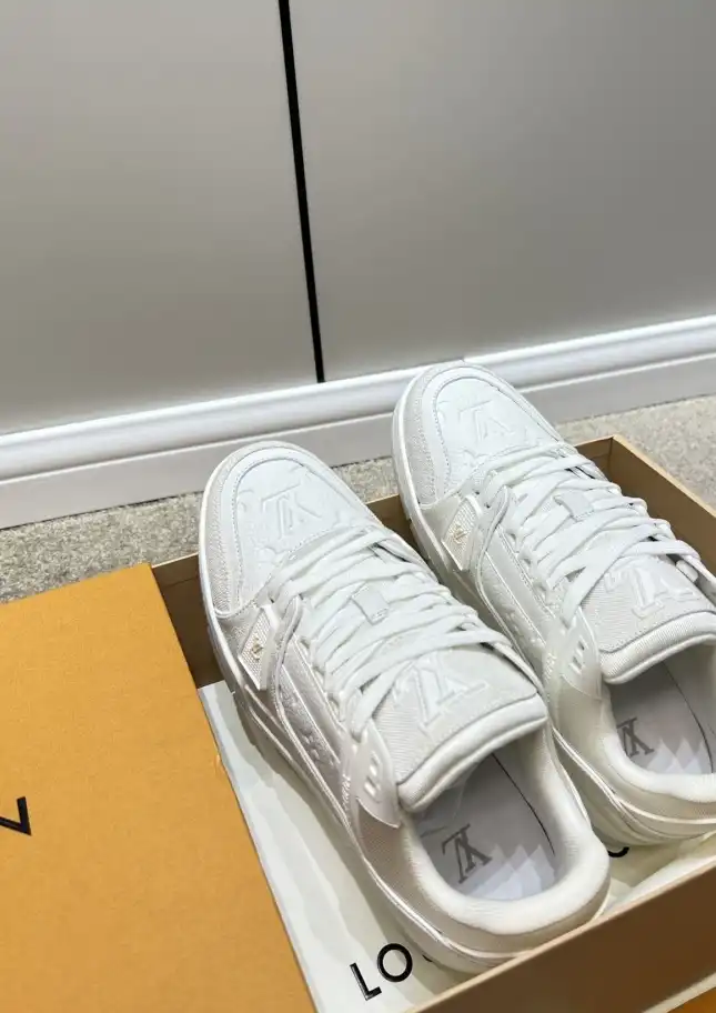 hype Louis Vuitton Sneakers