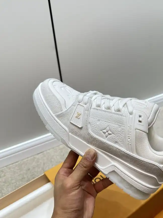 hype Louis Vuitton Sneakers