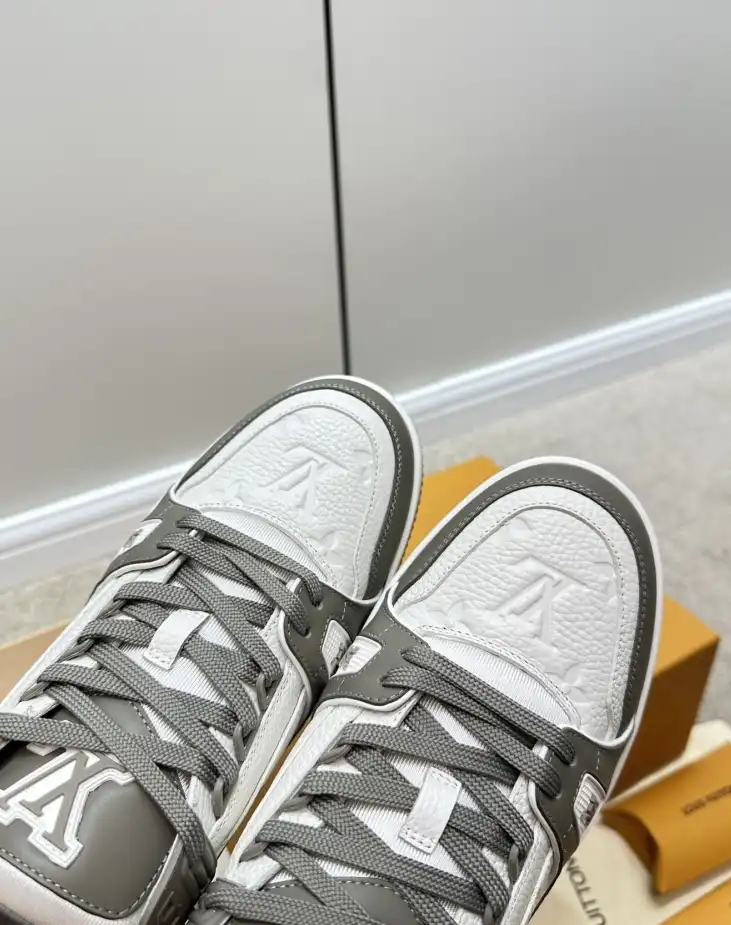 hype Louis Vuitton Sneakers