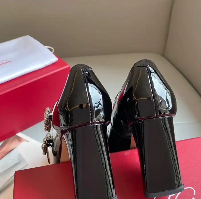 hype Roger Vivier High Heels