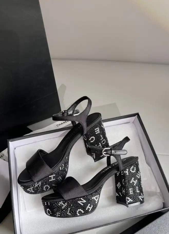 hype Chanel High Heels