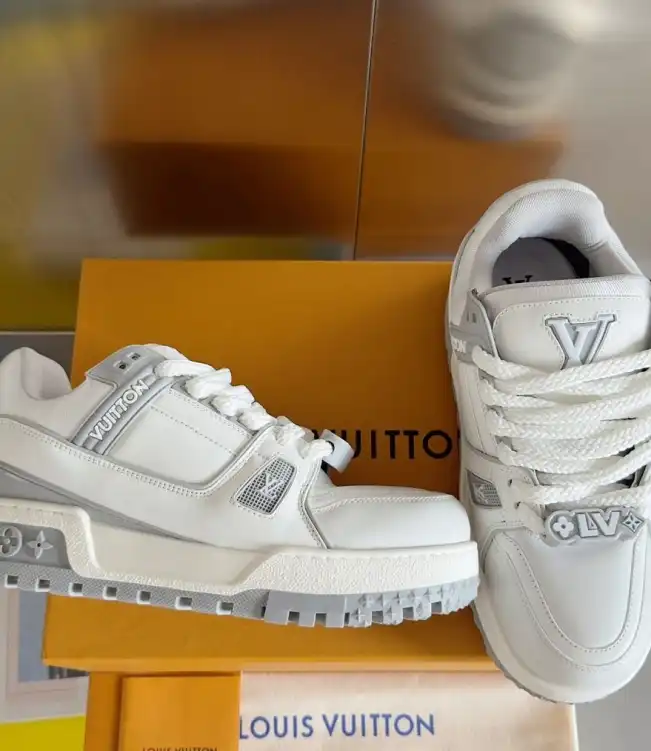 hype Louis Vuitton Sneakers