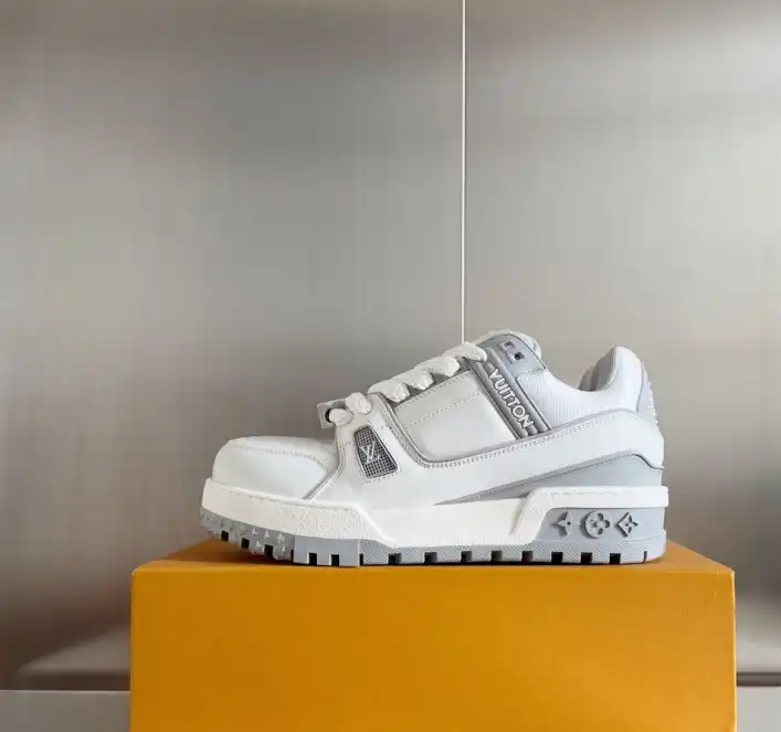 hype Louis Vuitton Sneakers