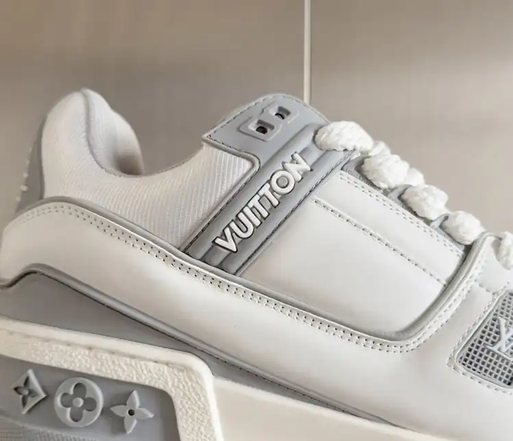 hype Louis Vuitton Sneakers