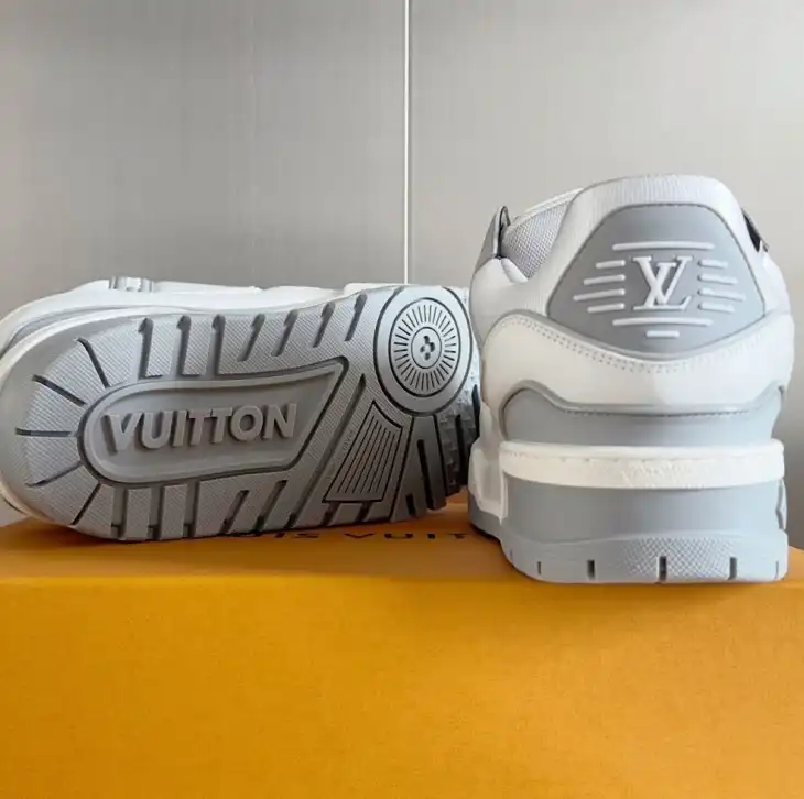 hype Louis Vuitton Sneakers