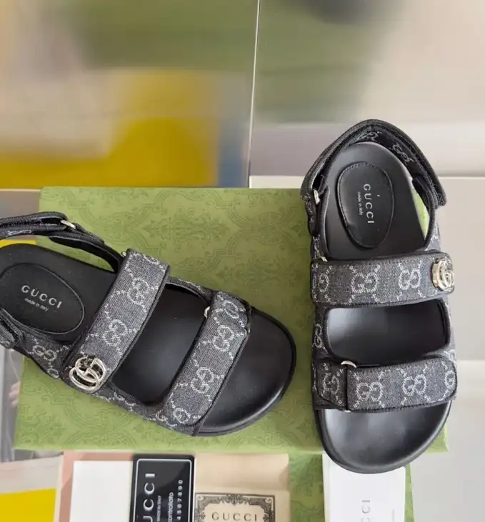 hype Gucci Sandals