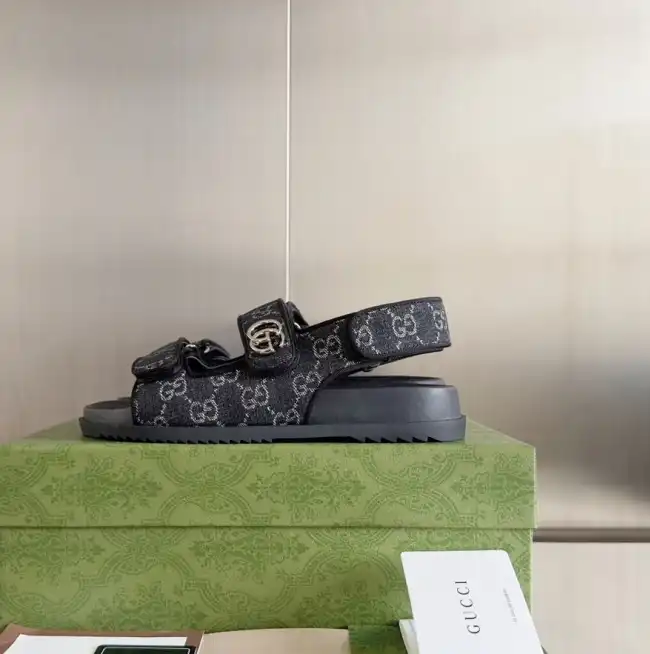 hype Gucci Sandals