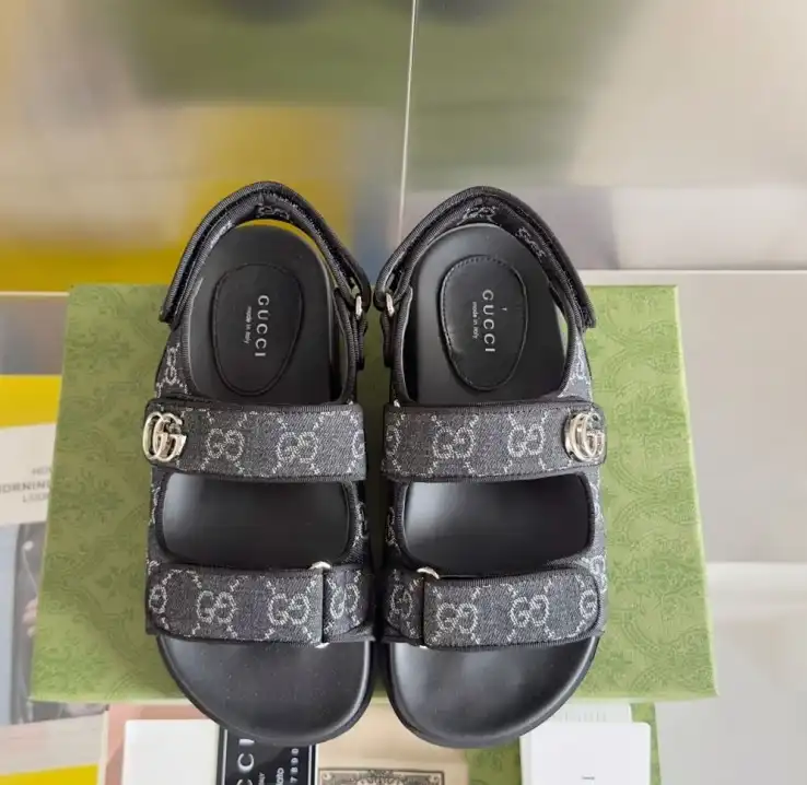 hype Gucci Sandals