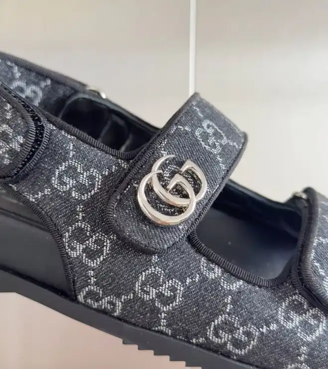 hype Gucci Sandals