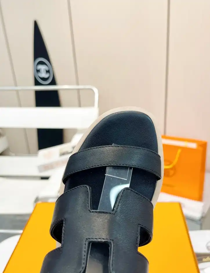 hype Hermes Sandals