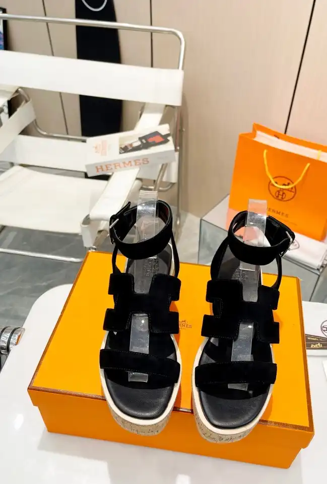 hype Hermes Sandals