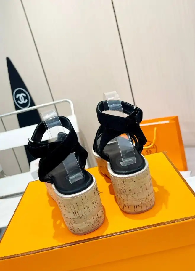 hype Hermes Sandals