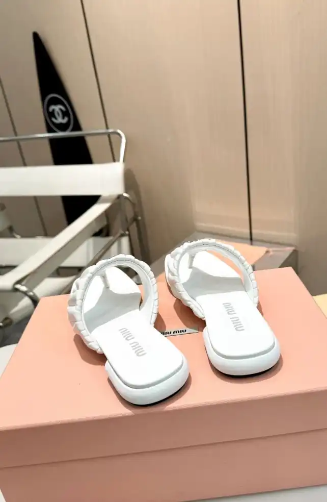 hype Miu Miu Slippers